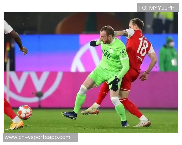 查韦斯收到多份租借报价但更倾向于继续留在拜仁发展